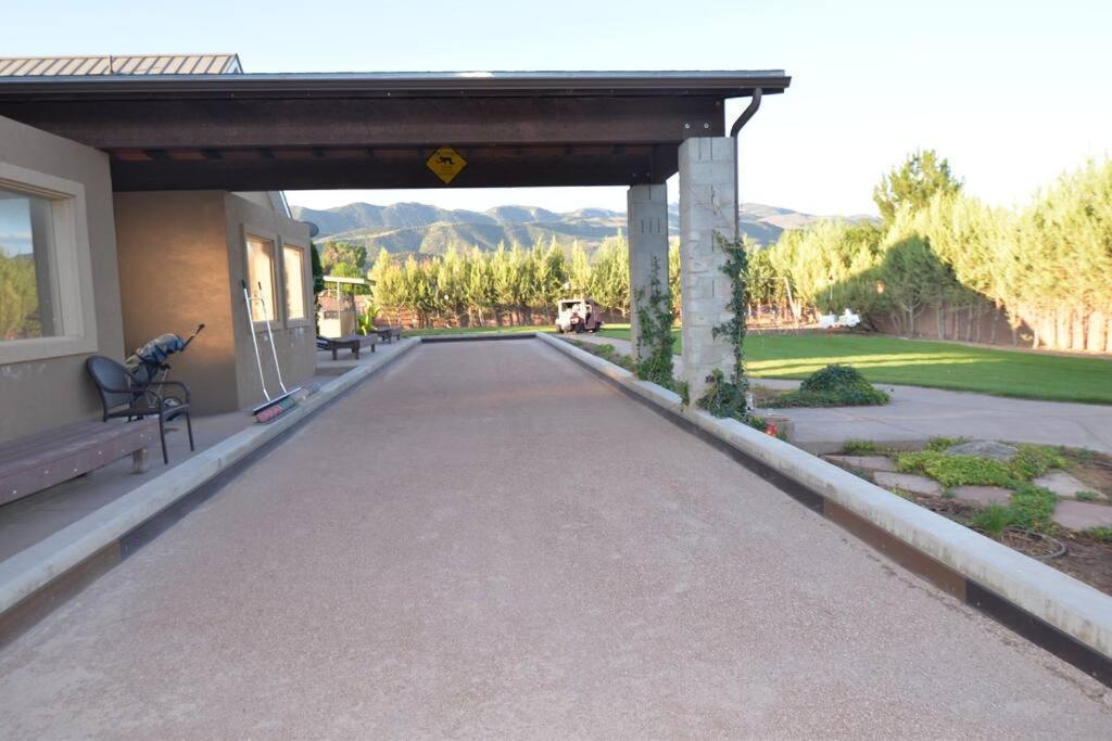 Tacit Shadow Resort Paradise Deluxe Suite, Gym, Coffee Bar, Hot-Tub, Free Laundry, Food Available Parowan Eksteriør billede