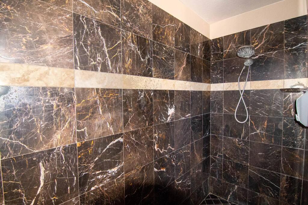 Tacit Shadow Resort Paradise Deluxe Suite, Gym, Coffee Bar, Hot-Tub, Free Laundry, Food Available Parowan Eksteriør billede