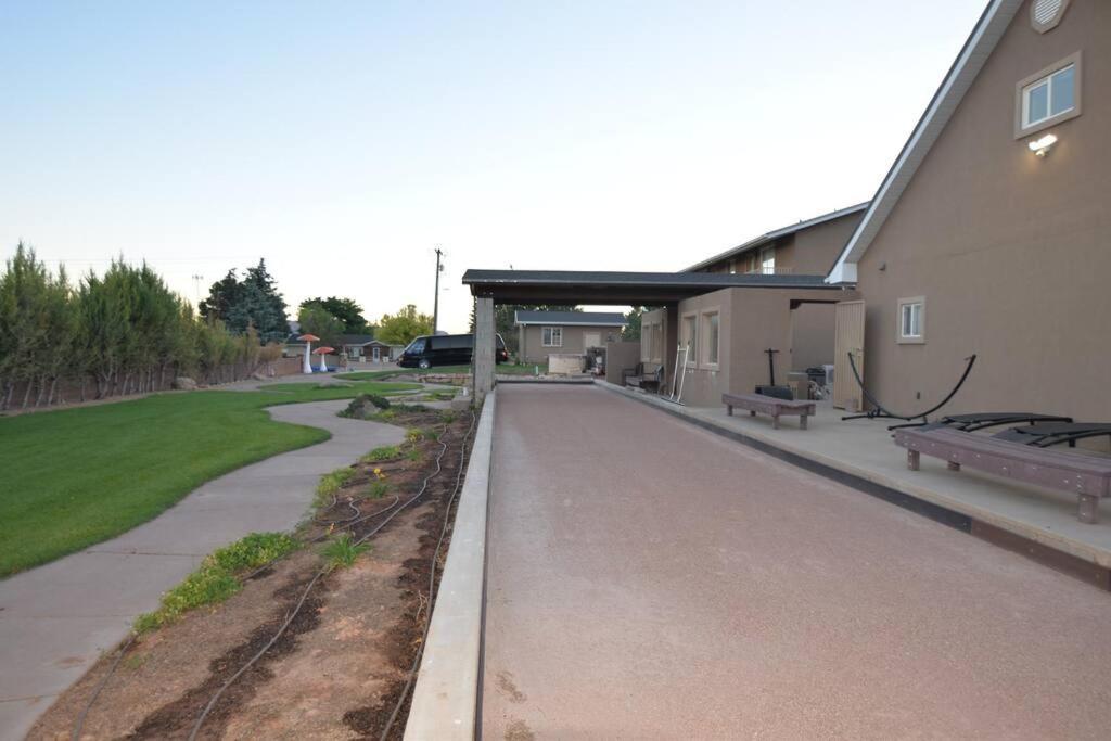 Tacit Shadow Resort Paradise Deluxe Suite, Gym, Coffee Bar, Hot-Tub, Free Laundry, Food Available Parowan Eksteriør billede