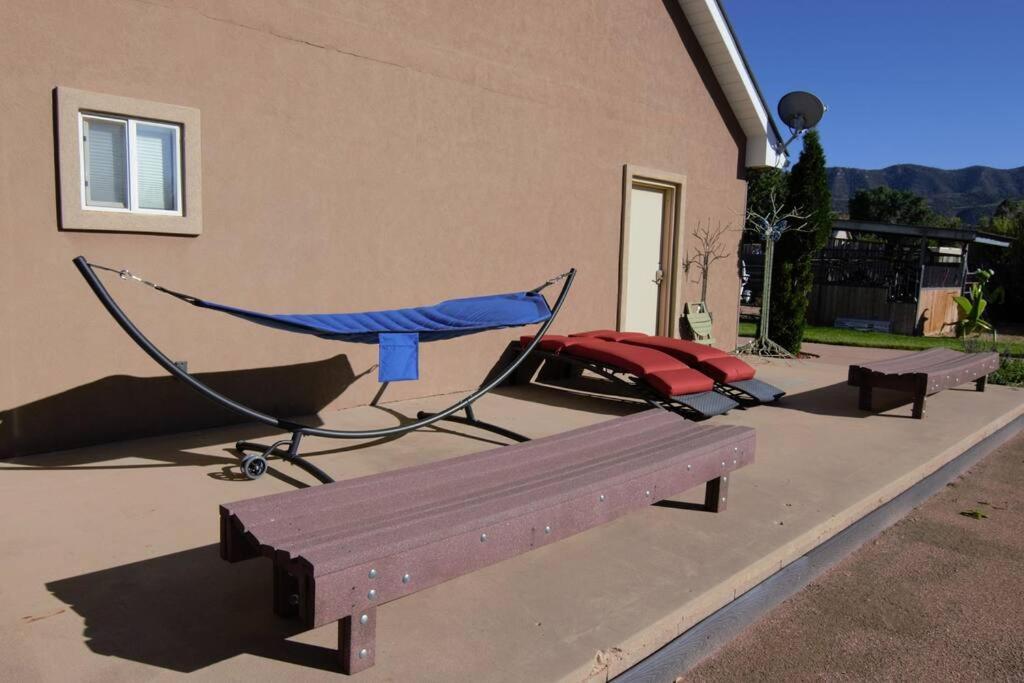 Tacit Shadow Resort Paradise Deluxe Suite, Gym, Coffee Bar, Hot-Tub, Free Laundry, Food Available Parowan Eksteriør billede
