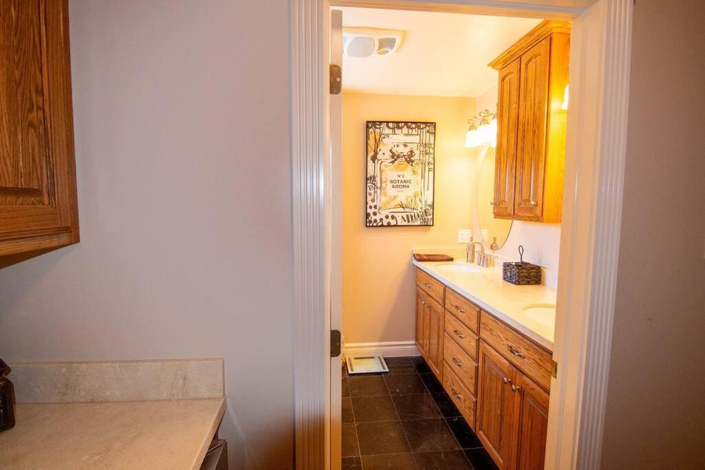 Tacit Shadow Resort Paradise Deluxe Suite, Gym, Coffee Bar, Hot-Tub, Free Laundry, Food Available Parowan Eksteriør billede
