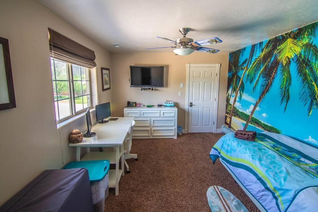 Tacit Shadow Resort Paradise Deluxe Suite, Gym, Coffee Bar, Hot-Tub, Free Laundry, Food Available Parowan Eksteriør billede